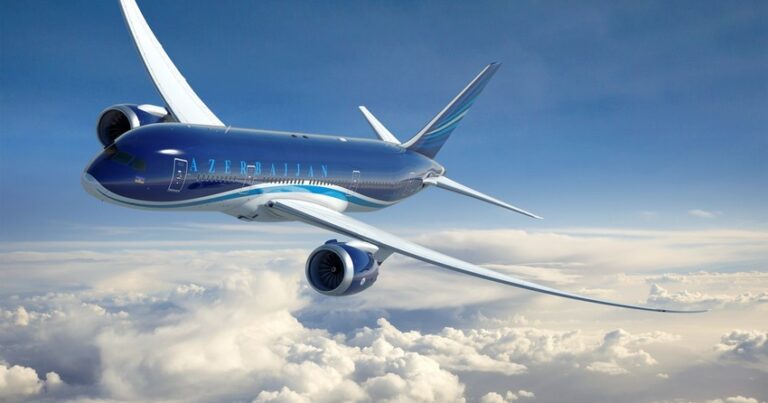 Пассажироперевозки воздушным транспортом из Азербайджана увеличились на 39%
