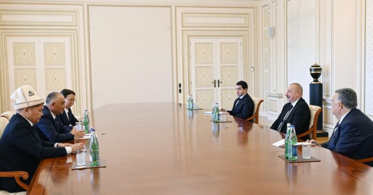 Президент Ильхам Алиев принял председателя Жогорку Кенеша Кыргызстана
