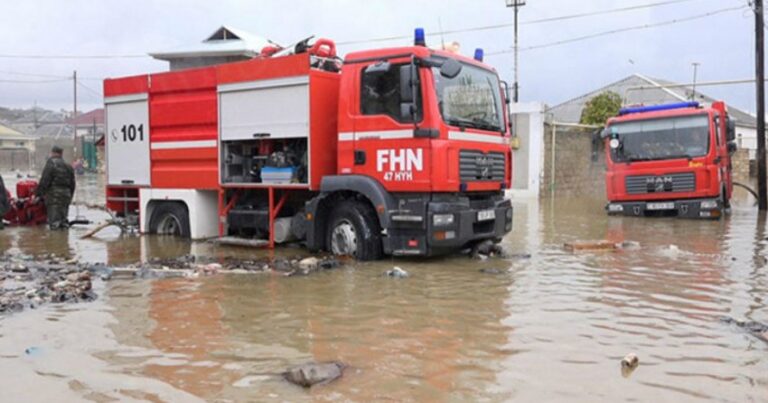 МЧС: В Лянкяране и Астаре затоплены некоторые частные дома