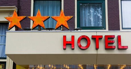 Средняя цена в 3-звездочных отелях в Азербайджане снизилась на 5%