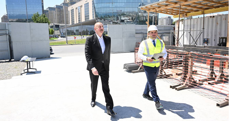 Президент Ильхам Алиев ознакомился со строительными работами в парке Победы