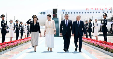 Президент Садыр Жапаров прибыл в Узбекистан с государственным визитом