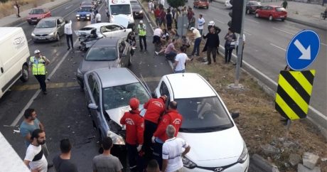 В Стамбуле столкнулись 10 автомобилей, есть пострадавшие