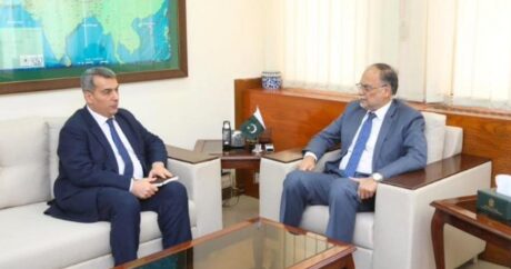 Посол Азербайджана обсудил с пакистанским министром развитие экономического партнерства
