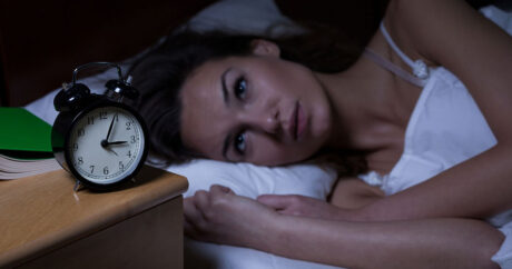 Названы вредные привычки, ухудшающие ночной сон