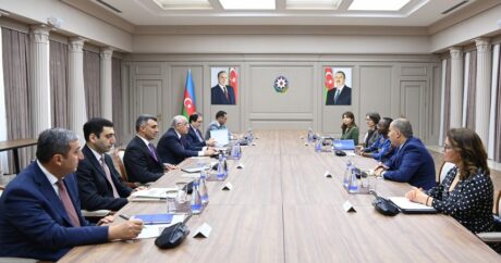 Али Асадов встретился с региональным директором Всемирного банка по Южному Кавказу