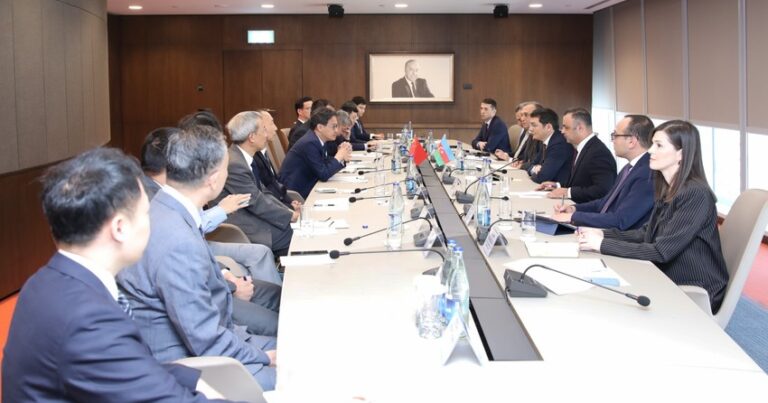 Азербайджан и Китай обсудили экономическое сотрудничество