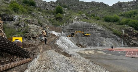 Сколько потрачено за шесть месяцев на строительные работы в освобожденных районах Азербайджана?