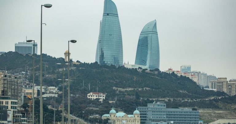 В Баку и на Абшероне концентрация пыли в воздухе снизилась до нормы