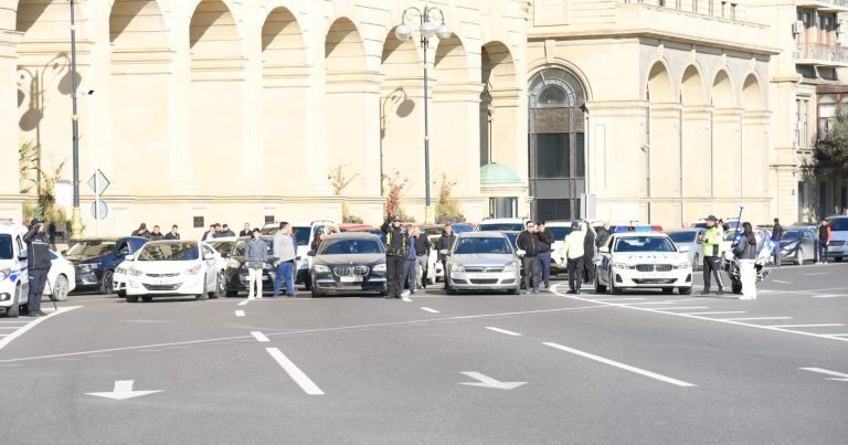 В Азербайджане минутой молчания почтена память шехидов 20 Января