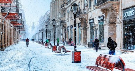 В Баку и на Абшероне до второго марта будет идти снег