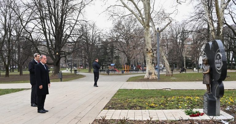 Джейхун Байрамов почтил память жертв натовских бомбардировок в Сербии